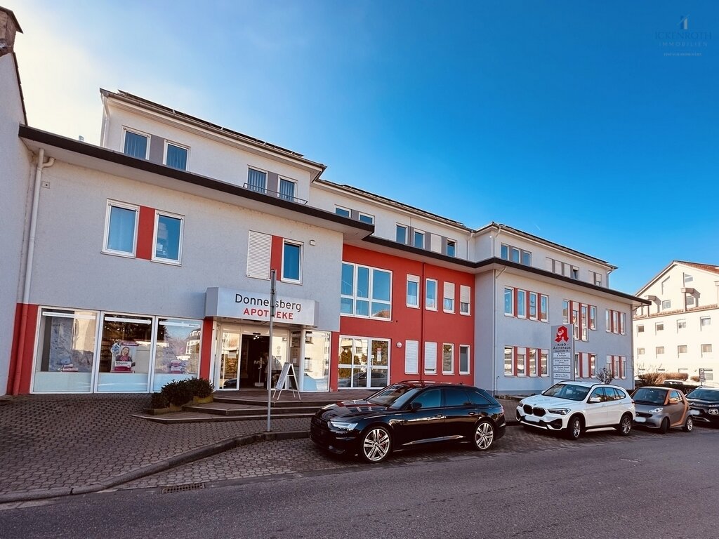 **Renovierte Büro/Praxisräume (ca.55m²) mit Aufzug, KFZ-Stellplatz, Balkon - zentrale Lage mit Laufkundschaft** **Renovierte Büro/Praxisräume (ca.55m²) mit Aufzug, KFZ-Stellplatz, Balkon - zentrale Lage mit Laufkundschaft**