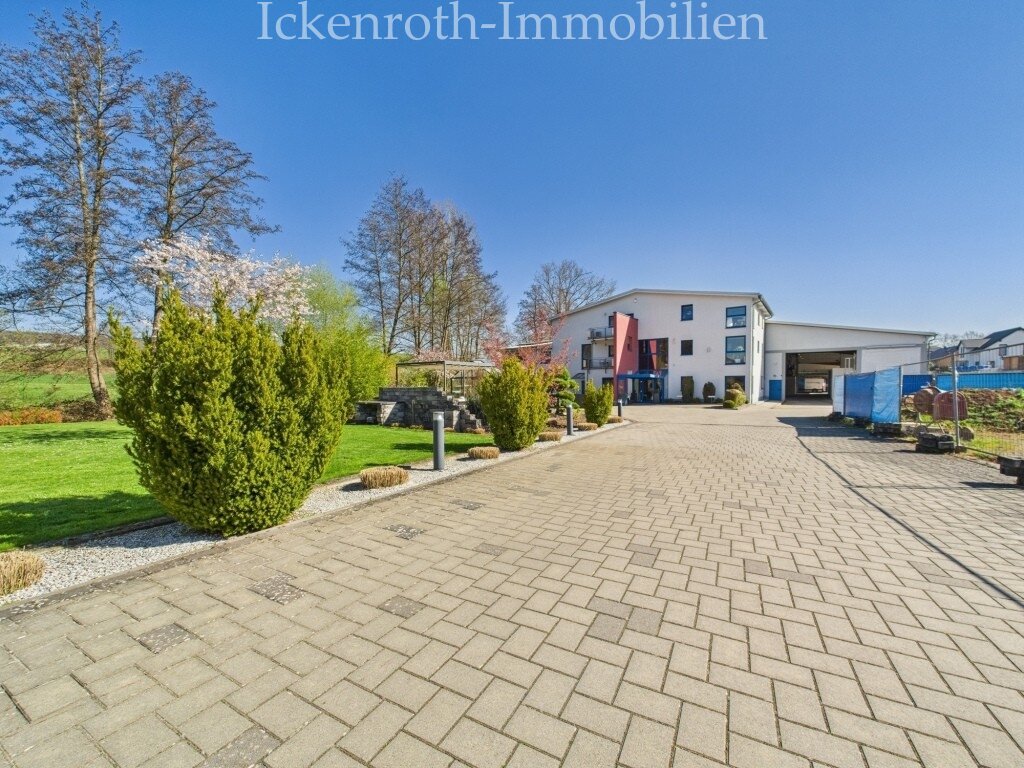 **Außergewöhnliches Anwesen – unzählige Möglichkeiten! Gewerbe, Lager, Büros & Wohneinheiten! >220KwP, SPA, BUS, Glasfaser, uvm.)** **Außergewöhnliches Anwesen – unzählige Möglichkeiten! Gewerbe, Lager, Büros & Wohneinheiten! >220KwP, SPA, BUS, Glasfaser, uvm.)**