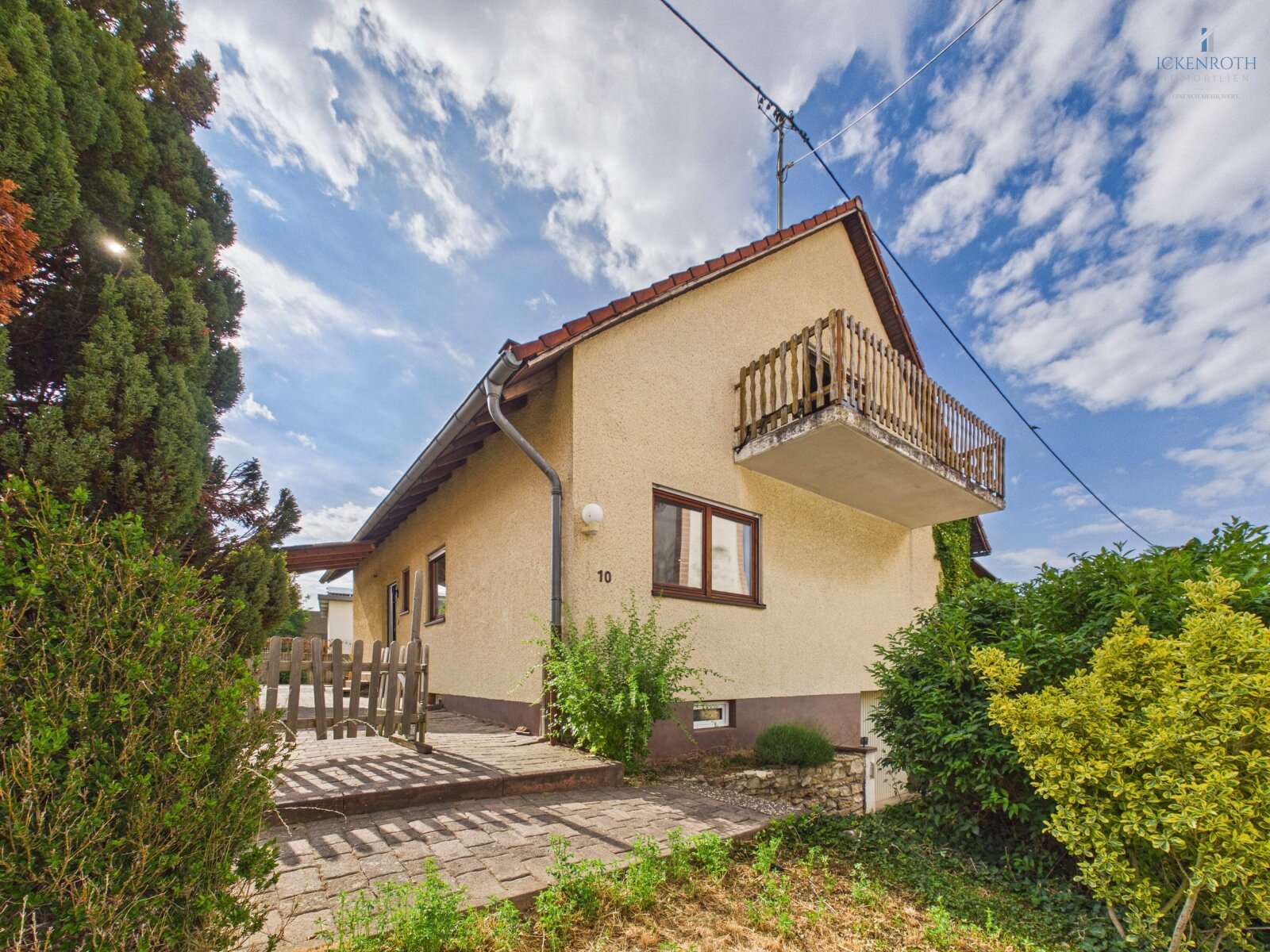 **Charmantes 1-2FH mit schöner Gartenfläche, Garage & guter Raumaufteilung - Wohnen & Büro möglich!** **Charmantes 1-2FH mit schöner Gartenfläche, Garage & guter Raumaufteilung - Wohnen & Büro möglich!**