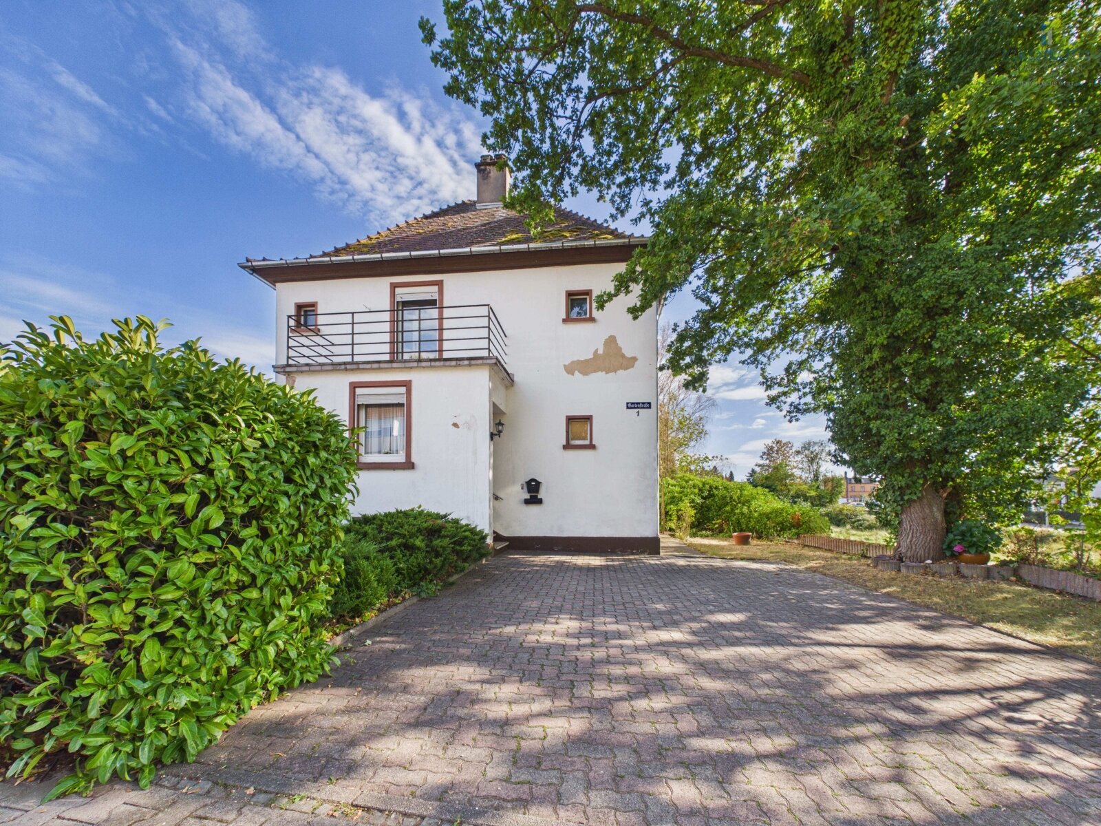 **Charmante, kleine Stadtvilla mit Garage & schöner Gartenfläche - idyllisch gelegen** **Charmante, kleine Stadtvilla mit Garage & schöner Gartenfläche - idyllisch gelegen**