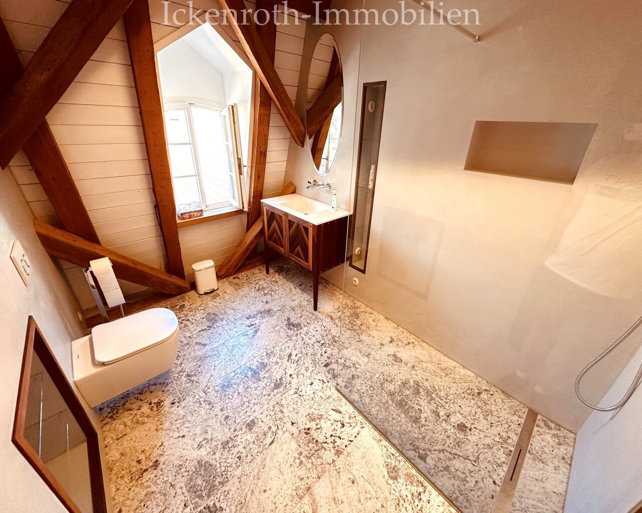 Badezimmer DG