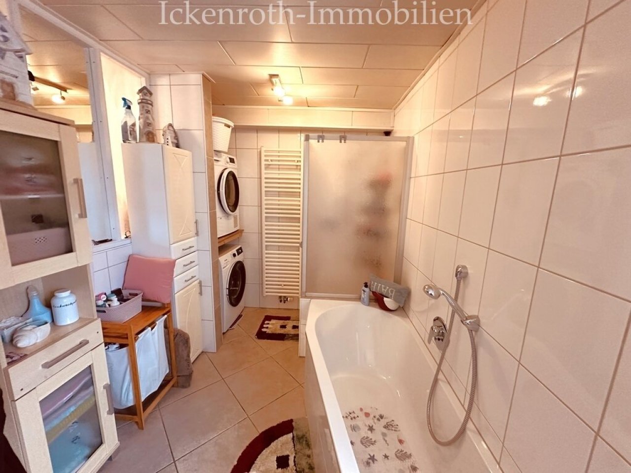 Badezimmer EG 2-2